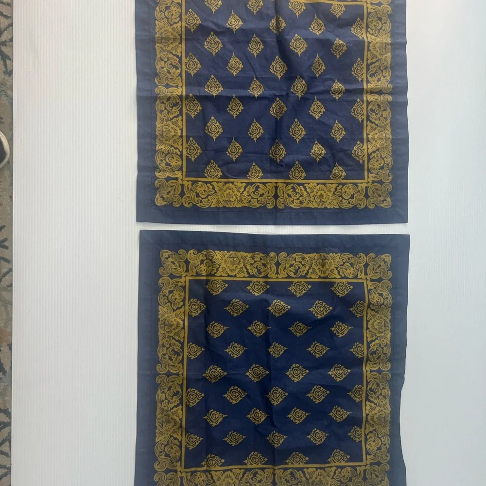 Williams Sonoma Elegant Navy and Gold Table Napkins
